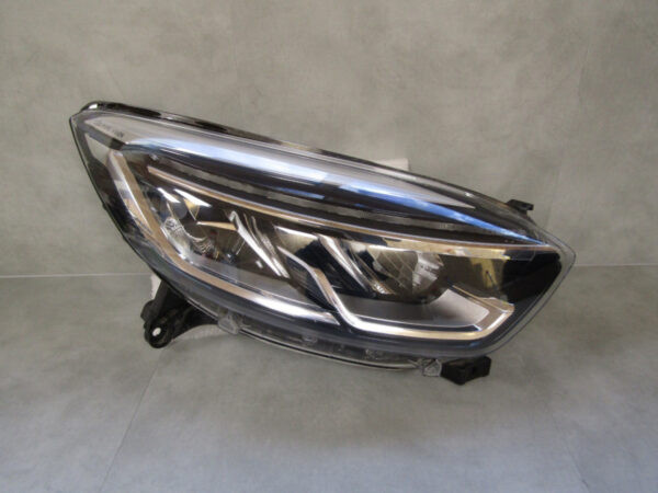 Koplamp Renault Captur FACELIFT LED PURE VISION 17-19 260107244R RECHTS Q221/D111