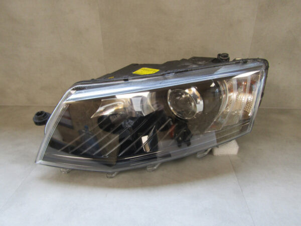 Koplamp Skoda Octavia 3 III 5E XENON 12-16 5E1941015B LINKS Q432/F169