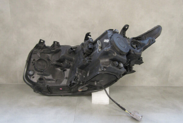 Koplamp Toyota Auris 2 II FACELIFT 15-18 81110-02K30 RECHTS S201/A105