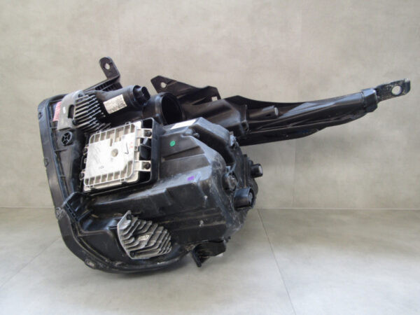 Koplamp Kia Sportage V LED- 21- R92102R2000 Rechts Q749/K5/12A