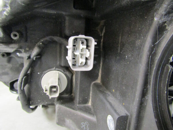 KOPLAMP TOYOTA YARIS 3 III HYBRIDE LED 12-14 Rechts S834/E28