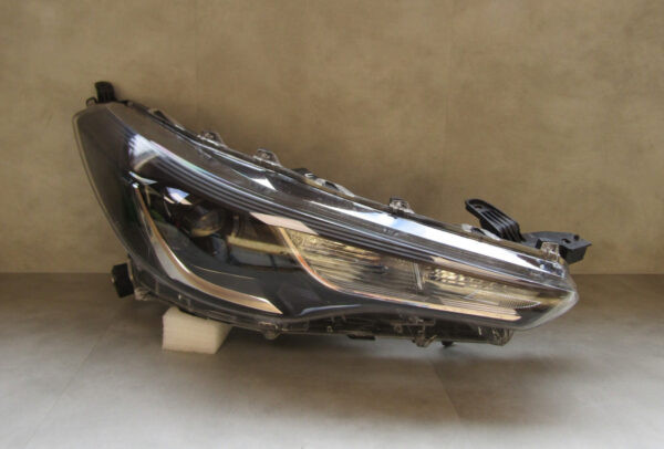KOPLAMP TOYOTA COROLLA CROSS LED 20- RECHTS S264/A50