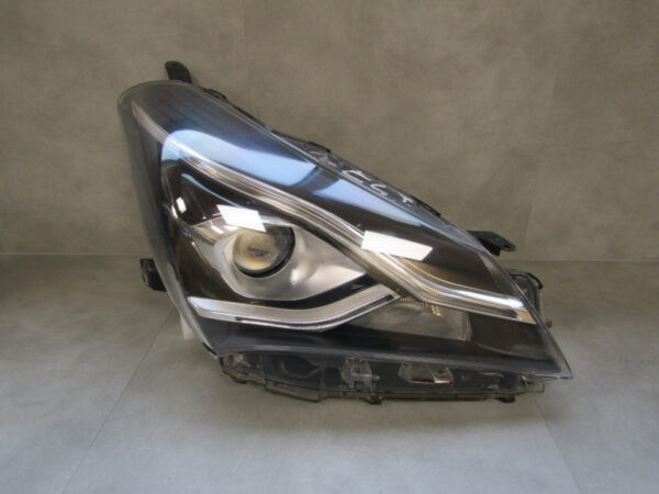 KOPLAMP Toyota Yaris 3 III FACELIFT LED 17-20 RECHTS Q506/B195