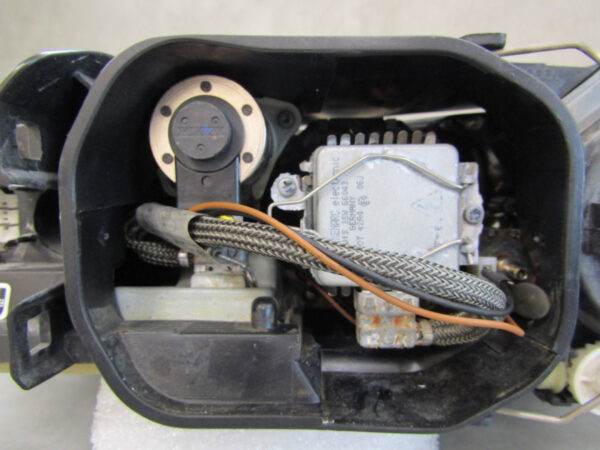 KOPLAMP VOLKSWAGEN VW TOUAREG XEONON 02-06 Rechts S467/E114