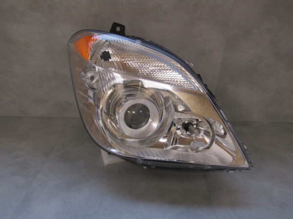 Koplamp Mercedes Sprinter W906 XENON 06-13 A9068202161 RECHTS Q364/F160