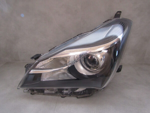 KOPLAMP Toyota Yaris 3 III FACELIFT Normaal 14-17 Links Q548/K5/1D