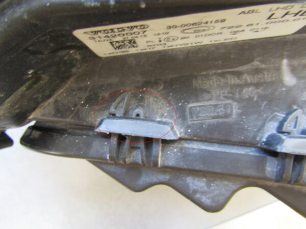 KOPLAMP VOLVO V40 XENON 12-16 31420007 LINKS S333/E81