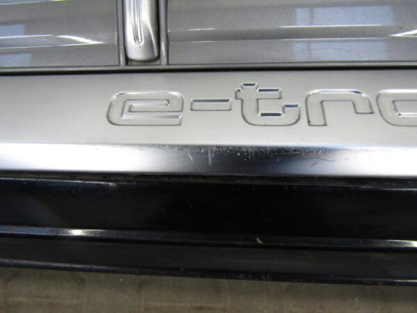 Bumper Audi E-tron Etron 4KE 18- Voorbumper Q4979