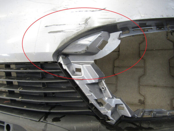 Bumper  Peugeot 5008 II 16-20  9816497877   Voorbumper  MK3349
