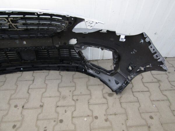 Bumper  Peugeot 5008 II 16-20  9816497877   Voorbumper  MK3349