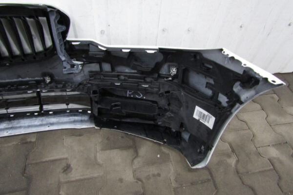 Bumper  BMW 5 G30 G31 17-20   7335336  Voorbumper  HK199