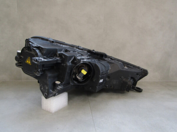 Koplamp Audi A4 B9 Xenon 15-19 8W0941005 LINKS S972/4k/6D