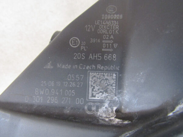 Koplamp Audi A4 B9 Xenon 15-19 8W0941005 LINKS S972/4k/6D