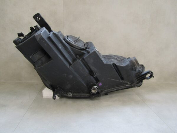 Koplamp Audi A4 B9 Xenon 15-19 8W0941005 LINKS S1029/F110