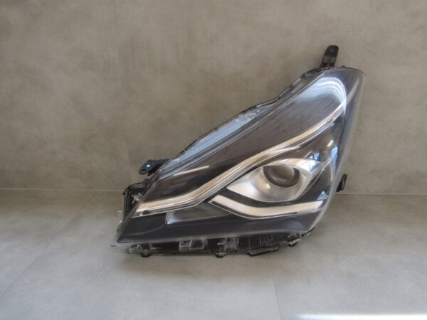 KOPLAMP TOYOTA YARIS 3 III FACELIFT NORMALE LENS + LED 17-20 LINKS A1134/4K/9E