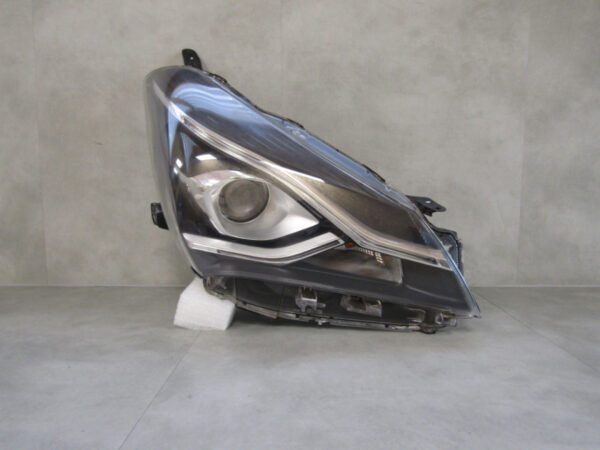 KOPLAMP TOYOTA YARIS 3 III FACELIFT NORMALE LENS + LED 17-20 RECHTS A979/5K/2B