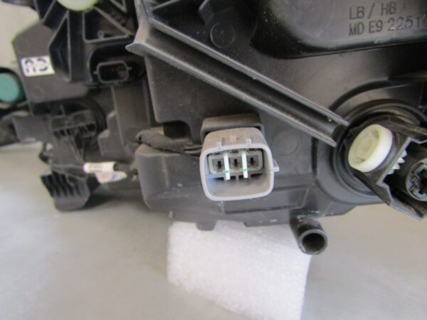 Koplamp Toyota Corolla E21 LED HB Estate 18-22 81110-02S60 RECHTS A1122/4K/10G