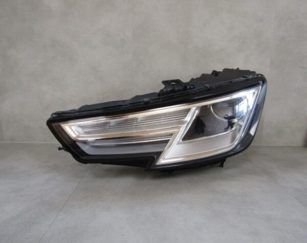 Koplamp Audi A4 B9 Xenon 15-19 8W0941005 LINKS A1063/4K/9D