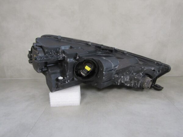 Koplamp Audi A4 B9 Xenon 15-19 8W0941005 LINKS A1063/4K/9D
