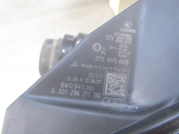 Koplamp Audi A4 B9 Xenon 15-19 8W0941005 LINKS A1063/4K/9D