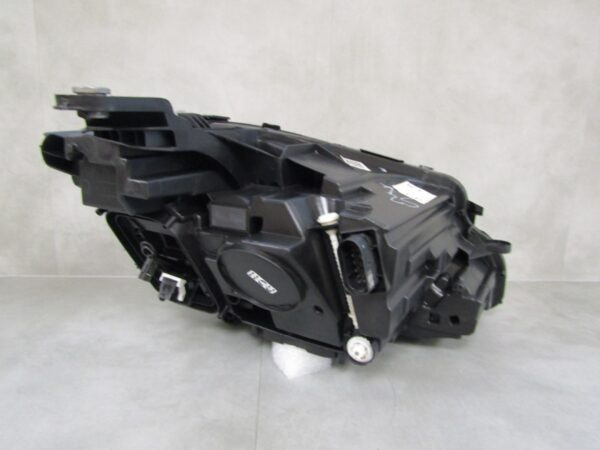 Koplamp Mercedes E Klasse W213 MULTIBEAM 16-20 A2139062706 LINKS S1049/D116