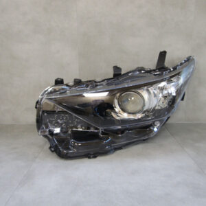KOPLAMP TOYOTA AURIS 2 II FACELIFT NORMALE LENS 15-18 81150-02K30 LINKS A1052/F61