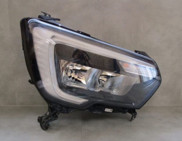 KOPLAMP RENAULT MASTER III FACELIFT STANDAARD 19-24 260105567R RECHTS S1035/K4/13B