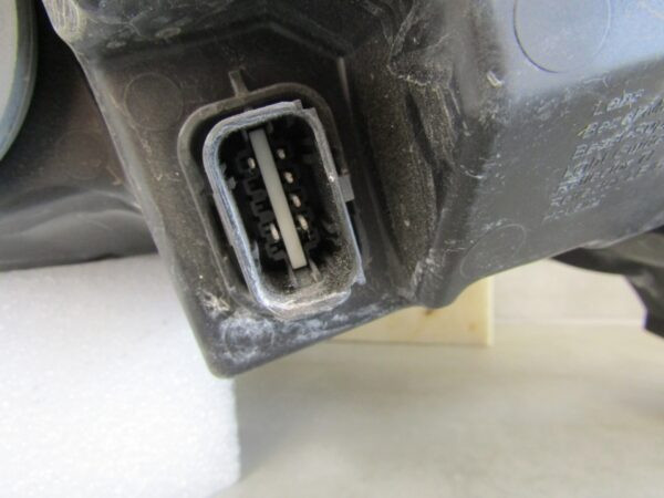 KOPLAMP RENAULT MASTER III FACELIFT STANDAARD 19-24 260105567R RECHTS S1035/K4/13B