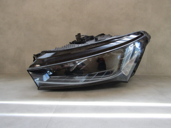 KOPLAMP SKODA ENYAQ FULL LED 20- 5LB941015A LINKS A1033/4K/13C