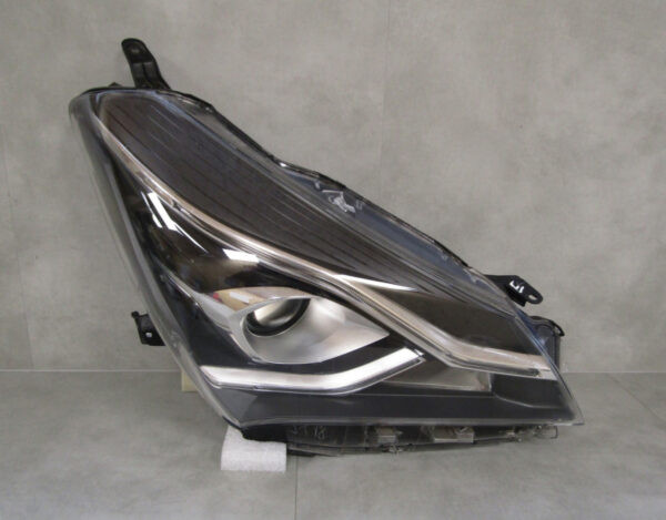 KOPLAMP TOYOTA YARIS 3 III FACELIFT NORMALE LENS + LED 17-20 RECHTS S930/4K/14G