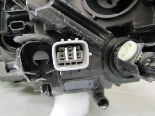 Koplamp Toyota Corolla E21 HB Estate Full LED 18-22 81110-02S70 RECHTS S1014/4K/8G