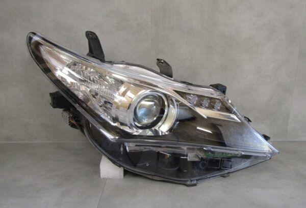 KOPLAMP Toyota Auris II 2 NORMALE LENS MET LED 12-15 RH RECHTS 81110-02E20  S1106/C36