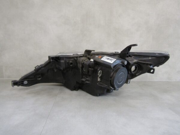 KOPLAMP Toyota Auris II 2 NORMALE LENS MET LED 12-15 RH RECHTS 81110-02E20  S1106/C36