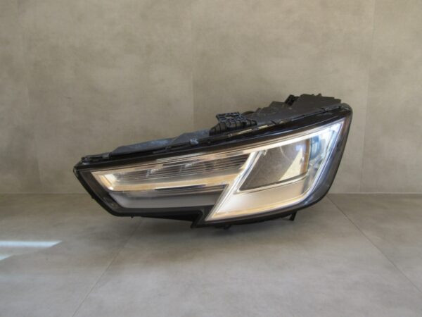 Koplamp Audi A4 B9 Xenon 15-19 8W0941005 LINKS A1058/4K/10D