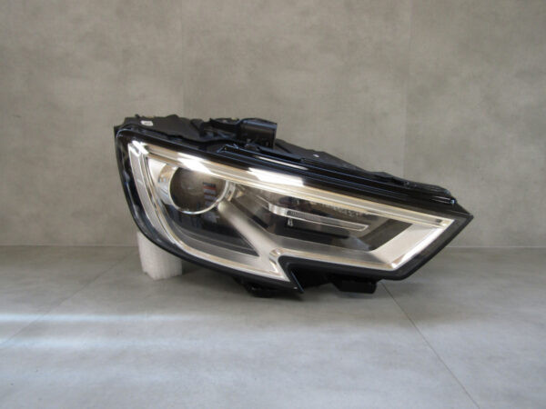 Koplamp Audi A3 8V FACELIFT Xenon 16-20 8V0941006E RECHTS A1029/B194