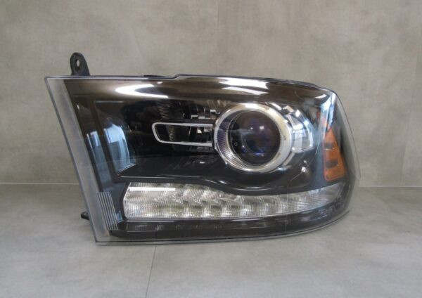 KOPLAMP DODGE RAME 1500 REBEL ZWARTE NORMALE LENS 13- LINKS S1011/4K/8F