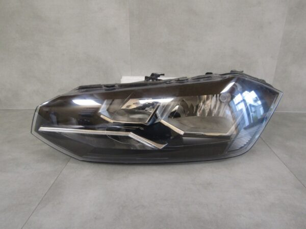 KOPLAMP VW VOLKSWAGEN Polo 2G REGULAR 17-20 2G1941005 LINKS Q1021/B111