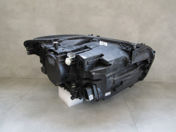 Koplamp Mercedes B Klasse W247 FACELIFT MULTIBEAM 23- RECHTS Q908/E210