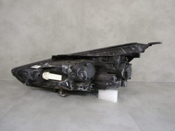 KOPLAMP HYUNDAI I30 III NORMALE LENS 17-20 RH RECHTS 92102G4020 S1103/E82