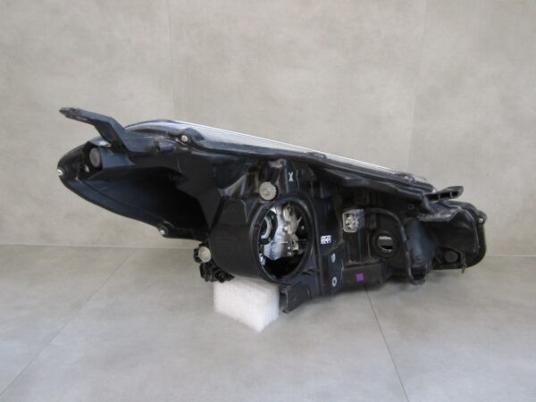 KOPLAMP Toyota Yaris 3 III HYBRID REGULAR + LENS LED 12-14 LINKS Q995/K4 7B