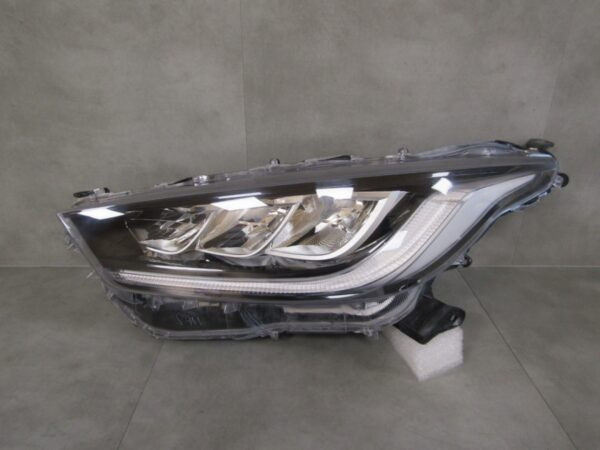 Koplamp Toyota Yaris 4 IV MAZDA 2 LED LH LINKS 20- Q1029/K5 11B