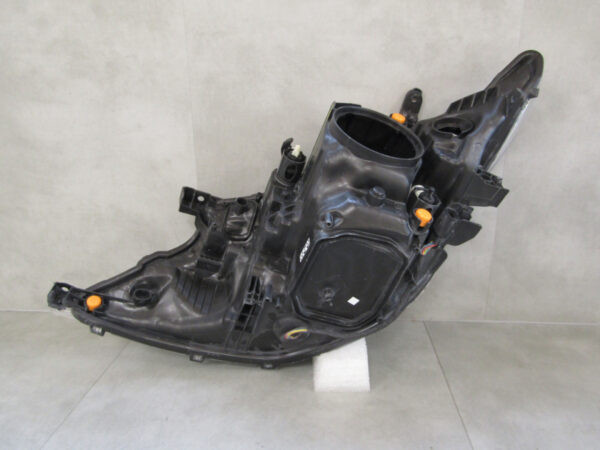 Koplamp Toyota Auris 2 II XENON 12-15 81130 02E40 RECHTS Q904/E191