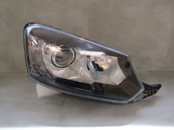 Koplamp Skoda Yeti 5L1 FACELIFT XENON 12-17 5L1941016C RECHTS Q1011/K5 5B