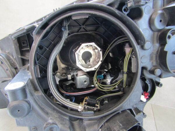 Koplamp Skoda Yeti 5L1 FACELIFT XENON 12-17 5L1941016C RECHTS Q1011/K5 5B