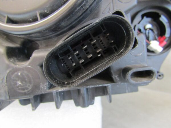 Koplamp Skoda Yeti 5L1 FACELIFT XENON 12-17 5L1941016C RECHTS Q1011/K5 5B
