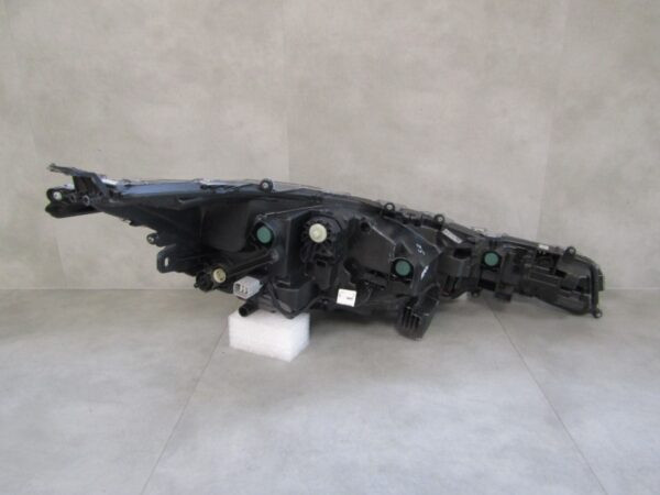 Koplamp Toyota Corolla E21 HB COMBI LED 18- 81150-02S60 LINKS Q941/K5 14A