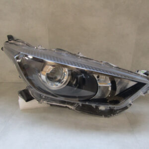 Koplamp Toyota Yaris 4 IV NORMALE LENS 20- MAZDA 2 22- RECHTS Q523/A124