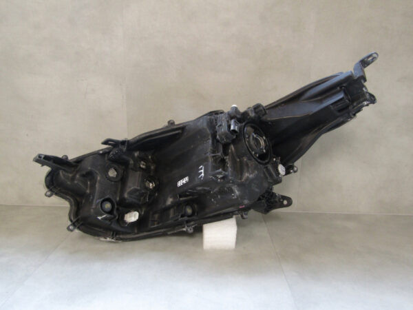 Koplamp Toyota Yaris 4 IV NORMALE LENS 20- MAZDA 2 22- RECHTS Q523/A124