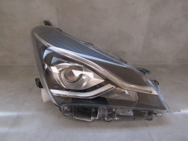 KOPLAMP Toyota Yaris 3 III FACELIFT REGULAR LENS + LED 17-20 RECHTS Q978/K4 6F