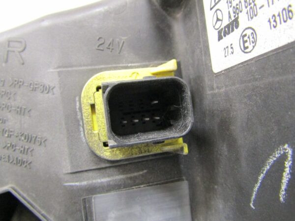 Koplamp Mercedes Actros MP4 XENON 11- RH A9608200739 Q1027/K5 12B